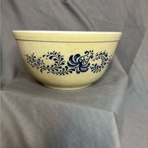 Vintage Pyrex Homestead Tan & Blue 1.5L #402 Ceramic Mixing Bowl